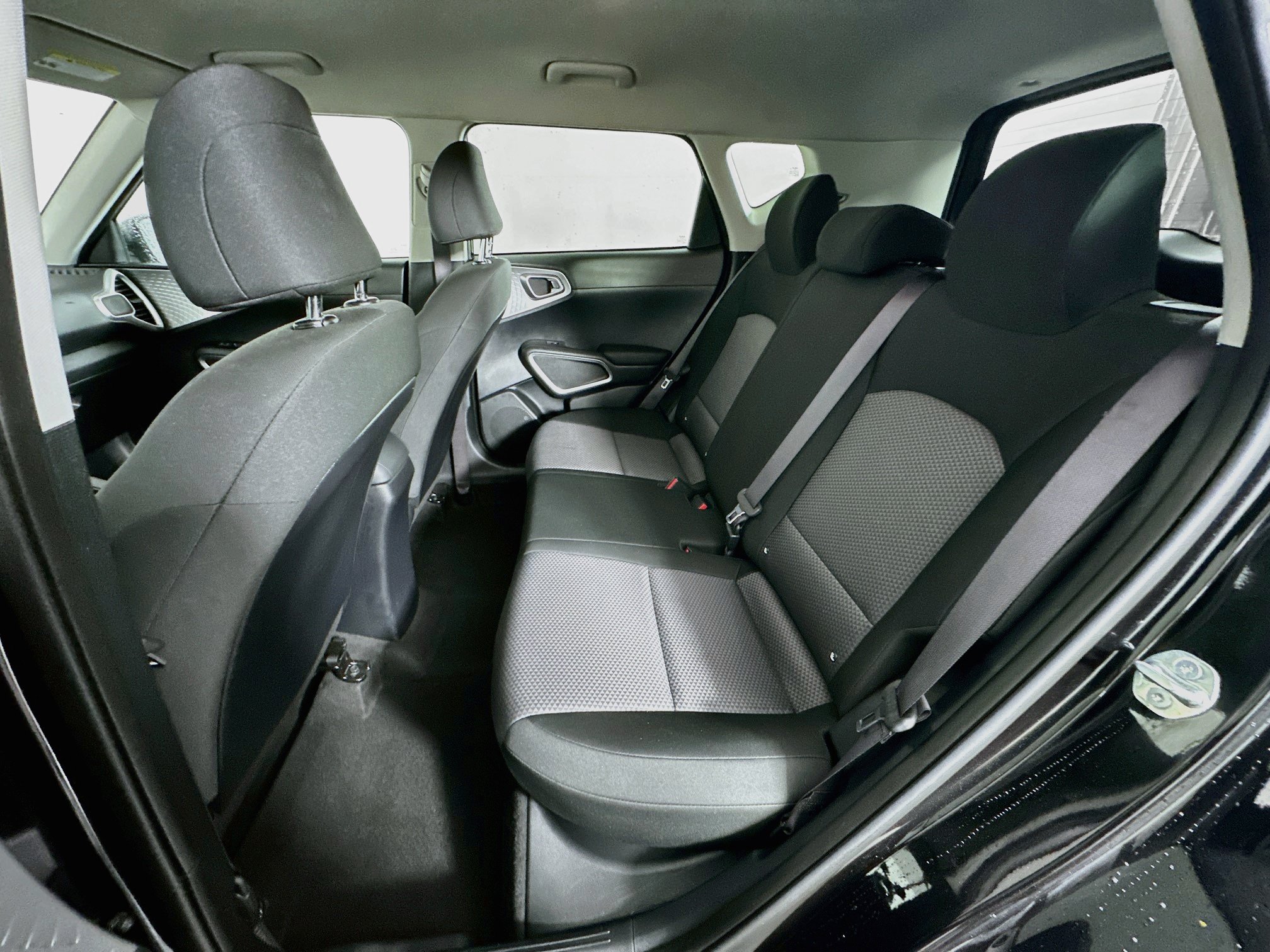 Used 2025 Kia Soul LX w/ LX Technology Package FWD image 26