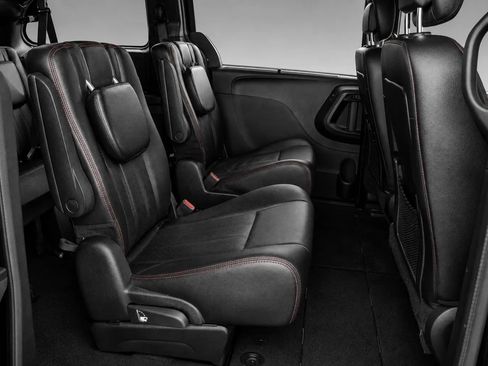 Used 2019 Dodge Grand Caravan GT FWD image 17