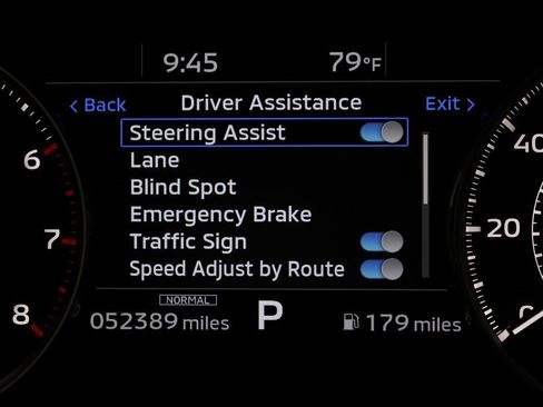 Used 2023 Mitsubishi Outlander SE image 32