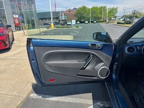 Used 2019 Volkswagen Beetle 2.0T S FWD image 11