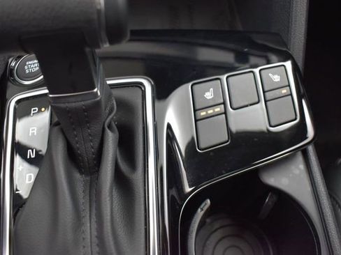 Used 2025 Kia Sportage EX FWD image 21