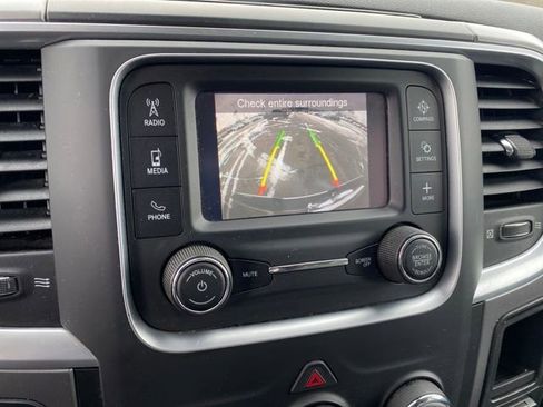 Used 2022 RAM 1500 Classic SLT image 9