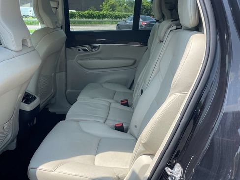 Used 2019 Volvo XC90 T5 Momentum w/ Multimedia Package AWD/4WD image 13