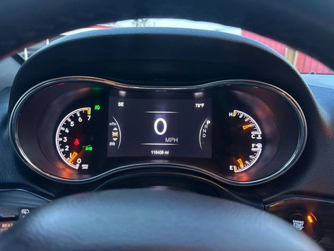 Used 2019 Jeep Grand Cherokee Altitude image 28