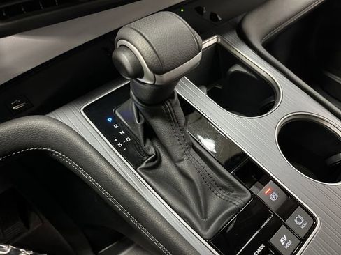 Used 2025 Toyota Sienna XLE image 21