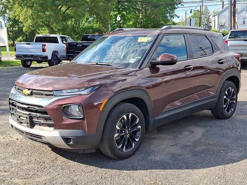 Used 2023 Chevrolet TrailBlazer LT w/ Convenience Package FWD image 3