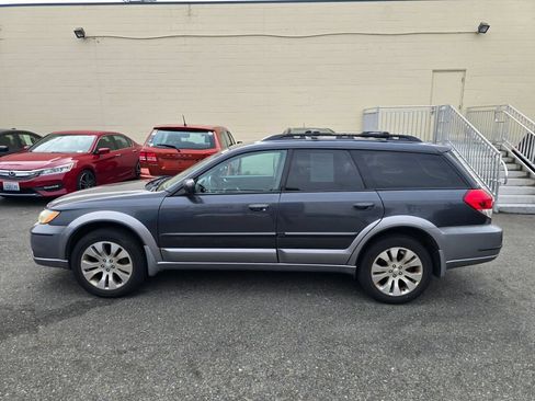 Used 2009 Subaru Outback 2.5i Limited AWD/4WD image 4