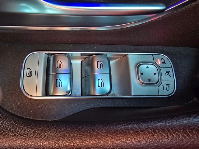 Used 2021 Mercedes-Benz GLS 450 4MATIC image 30