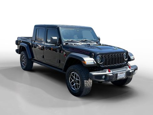 Used 2024 Jeep Gladiator Rubicon AWD/4WD image 7