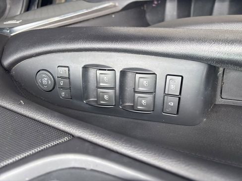 Used 2018 Cadillac Escalade Premium Luxury image 11