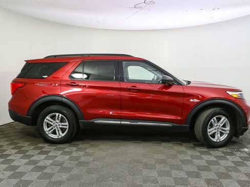 Used 2023 Ford Explorer XLT w/ Equipment Group 202A AWD/4WD image 14