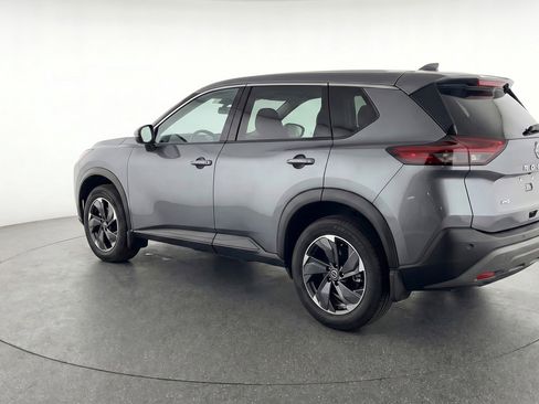 Used 2025 Nissan Rogue SV image 6