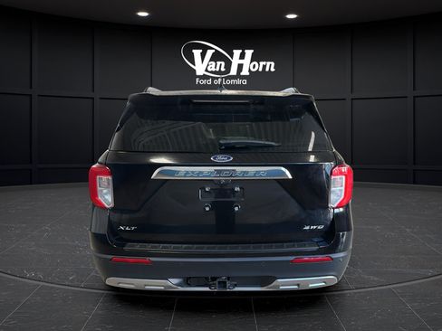 Used 2021 Ford Explorer XLT w/ Equipment Group 202A AWD/4WD image 6