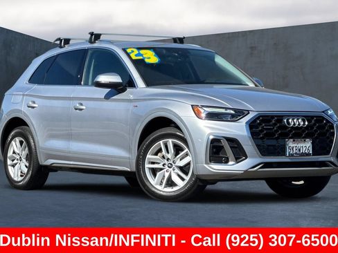 Used 2023 Audi Q5 2.0T Premium w/ Convenience Package AWD/4WD image 2