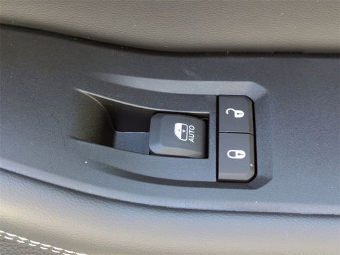 New 2025 Jeep Grand Cherokee Limited image 39