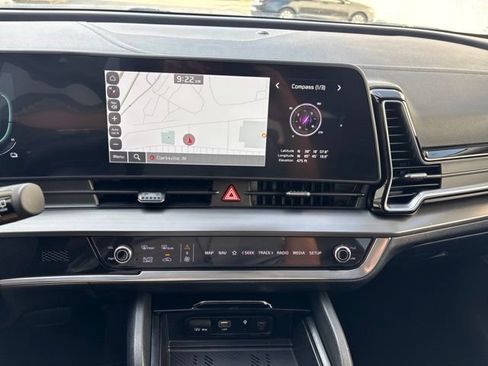 Certified 2024 Kia Sportage EX AWD/4WD image 17