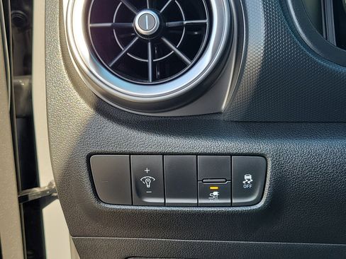 Certified 2023 Hyundai Kona SE FWD image 13