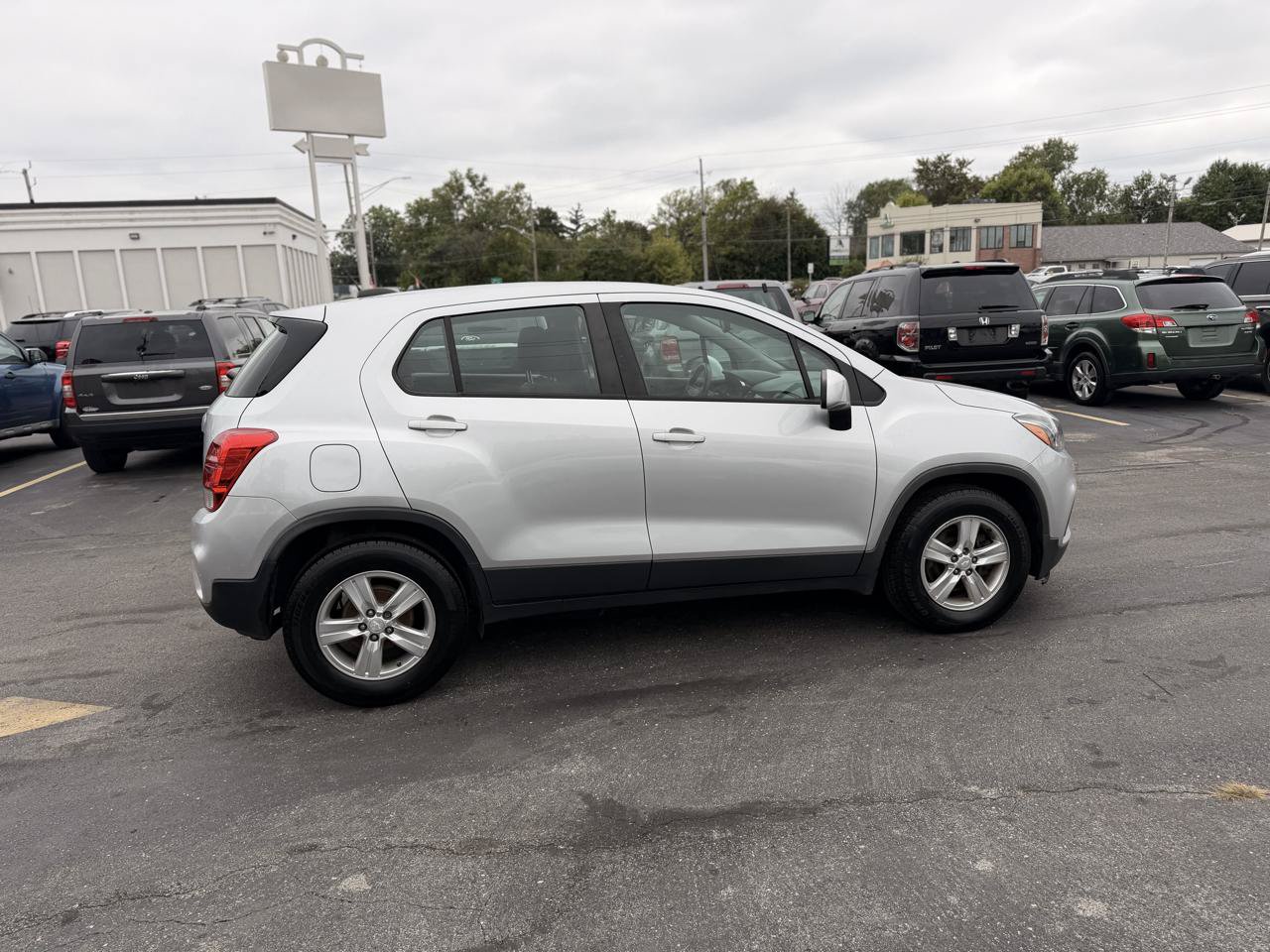 Used 2019 Chevrolet Trax LS FWD image 9