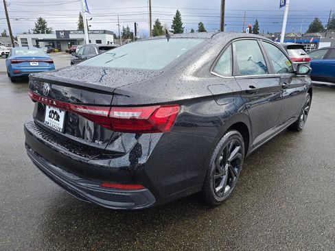 New 2026 Volkswagen Jetta SE FWD image 3