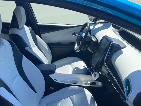 Used 2017 Toyota Prius Prime Advanced FWD image 21