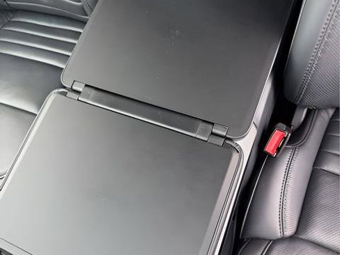 Used 2025 Ford F150 Platinum image 41