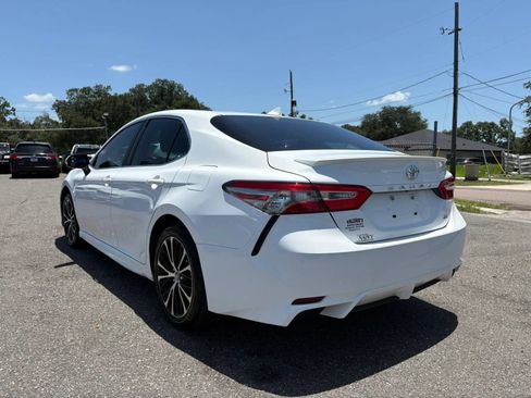 Used 2019 Toyota Camry SE FWD image 8