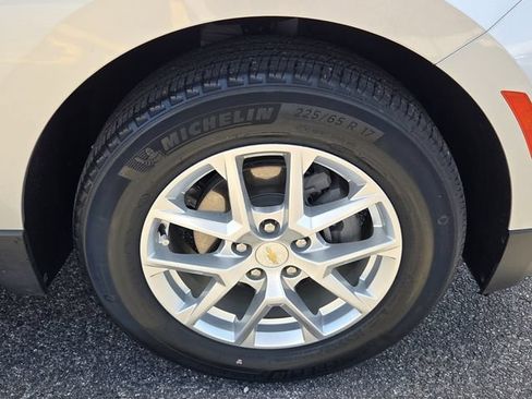 Used 2022 Chevrolet Equinox LT FWD image 8