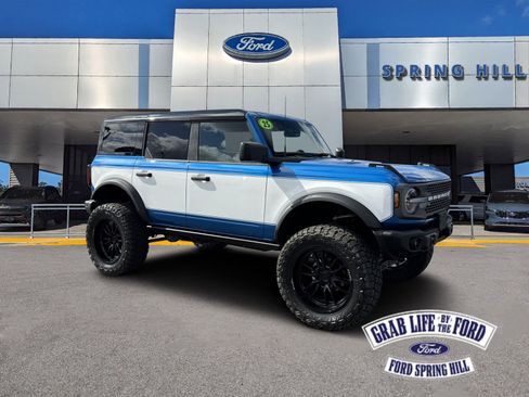 Used 2025 Ford Bronco Badlands AWD/4WD image 1