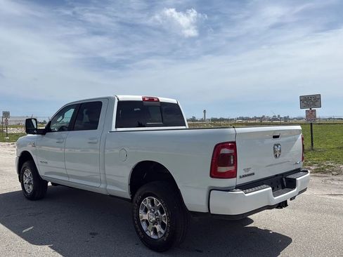 Used 2024 RAM 2500 Laramie AWD/4WD image 3