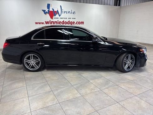 Used 2017 Mercedes-Benz E 300 image 6