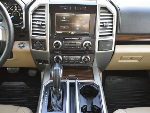 Used 2015 Ford F150 Lariat w/ Equipment Group 502A Luxury AWD/4WD image 20