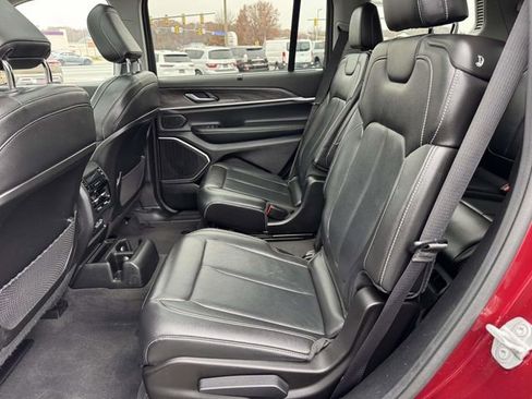 Used 2022 Jeep Grand Cherokee L Limited w/ Luxury Tech Group II image 16