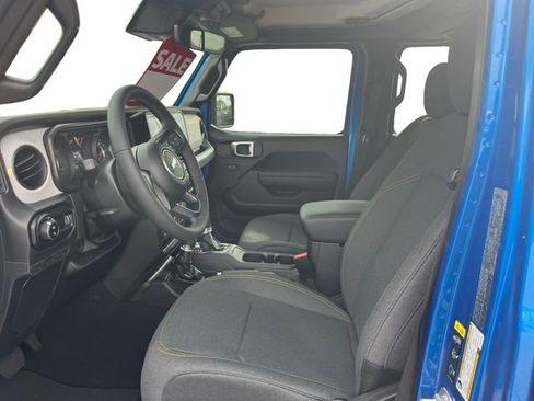 New 2025 Jeep Gladiator Sport image 9