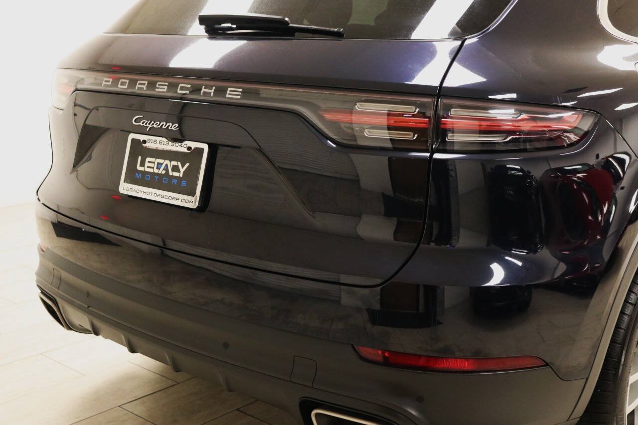 Used 2020 Porsche Cayenne Turbo AWD/4WD image 98