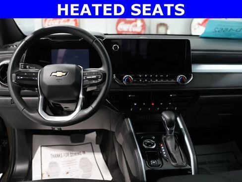 Used 2023 Chevrolet Colorado LT w/ LT Convenience Package II AWD/4WD image 2