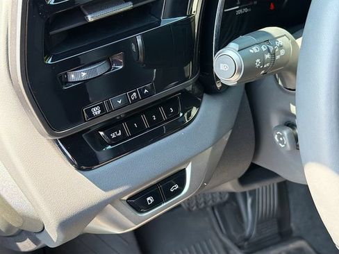 Used 2025 Lexus RX 350 Premium w/ Accessory Package AWD/4WD image 10
