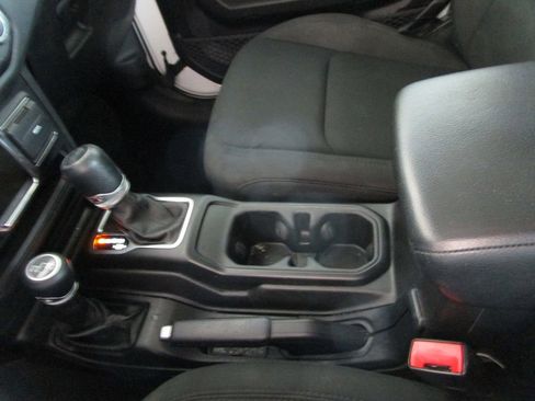 Used 2019 Jeep Wrangler Unlimited Sport AWD/4WD image 32
