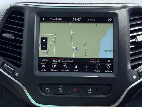 Used 2023 Jeep Cherokee Altitude Lux w/ Lux Elite Package AWD/4WD image 42