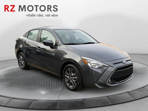 Used 2019 Toyota Yaris LE image 7
