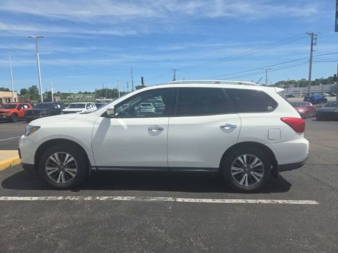 Used 2018 Nissan Pathfinder S AWD/4WD image 8