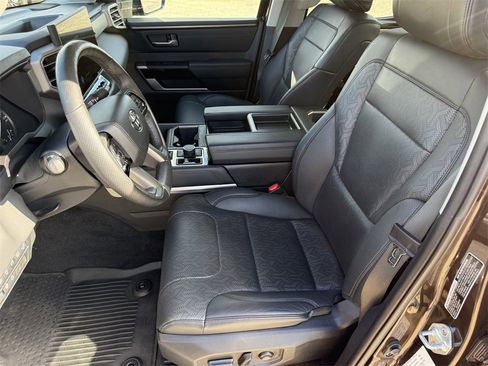 Used 2023 Toyota Tundra Limited image 12