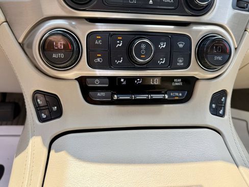 Used 2019 GMC Yukon XL Denali w/ Denali Ultimate Package AWD/4WD image 11