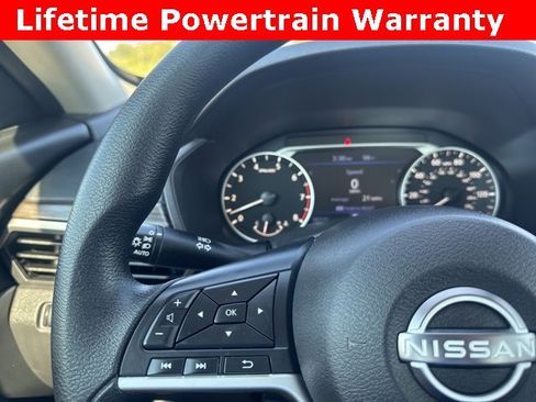 Used 2024 Nissan Altima 2.5 SV image 15