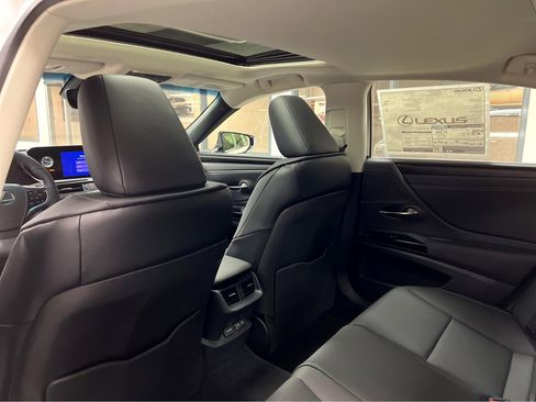 New 2025 Lexus ES 350 w/ Premium Package image 19