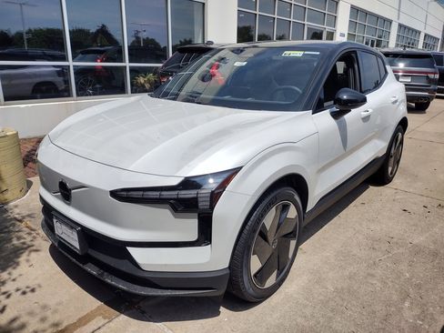 New 2025 Volvo EX30 Plus image 5