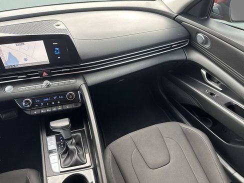 Used 2023 Hyundai Elantra SEL w/ Convenience Package FWD image 11