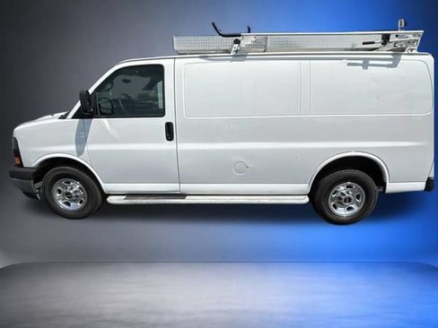 Used 2017 GMC Savana 2500 RWD image 4