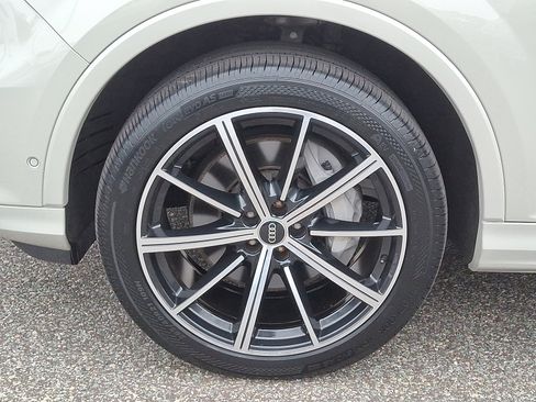 Used 2022 Audi Q7 Premium Plus w/ Premium Plus Package image 28