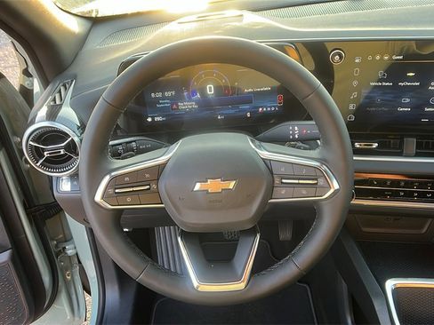 New 2026 Chevrolet Equinox LT image 18