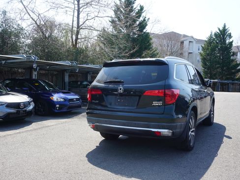 Used 2017 Honda Pilot Touring image 4
